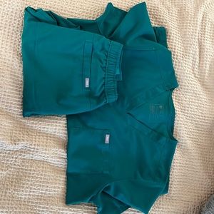 Complete Figs Forest Green Scrubs Set Joggers